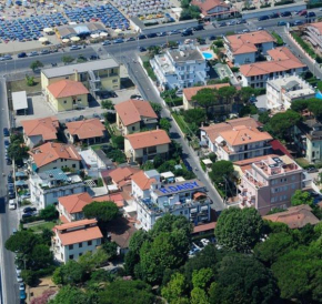 Hotel Daisy Marina Di Massa